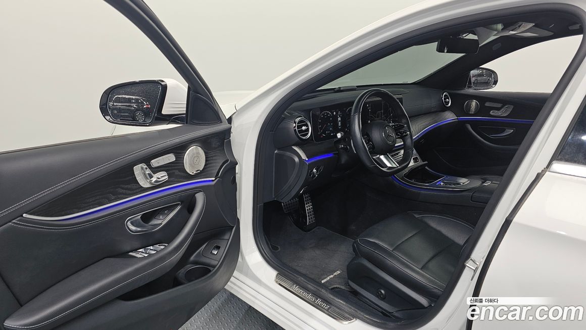 Mercedes-Benz E-Class 2022