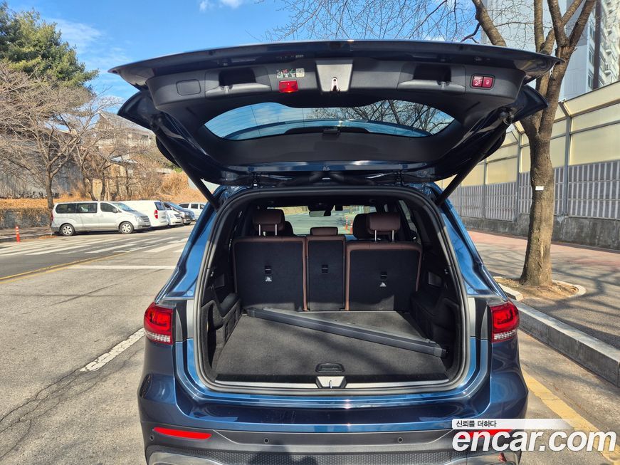 Mercedes-Benz GLB-Class 2023