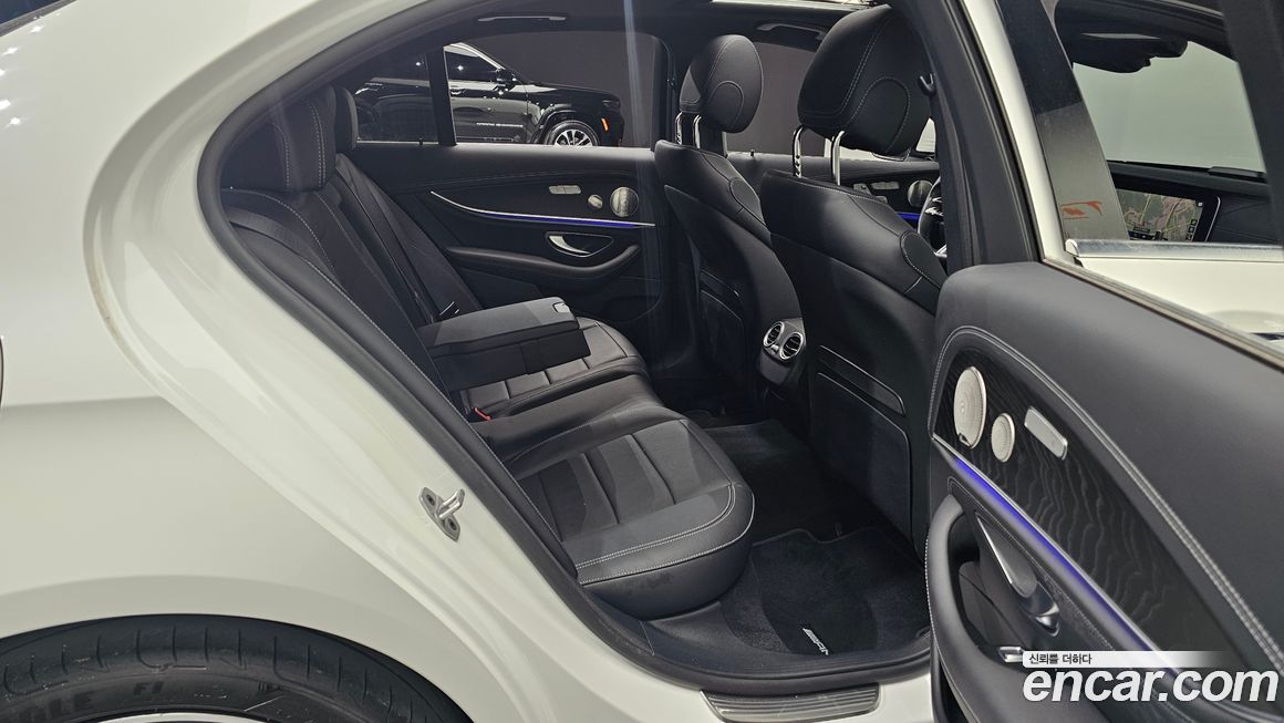 Mercedes-Benz E-Class 2022
