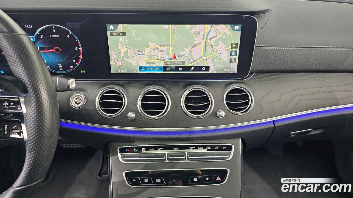 Mercedes-Benz E-Class 2022
