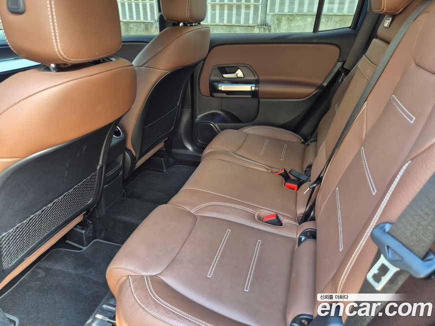 Mercedes-Benz GLB-Class 2023