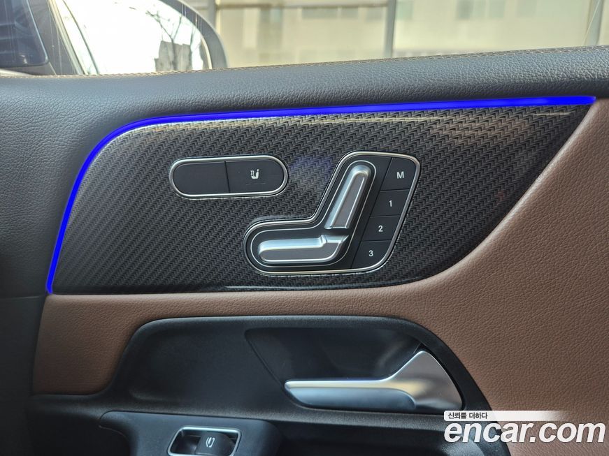 Mercedes-Benz GLB-Class 2023