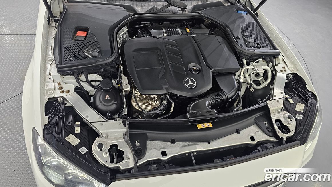 Mercedes-Benz E-Class 2022