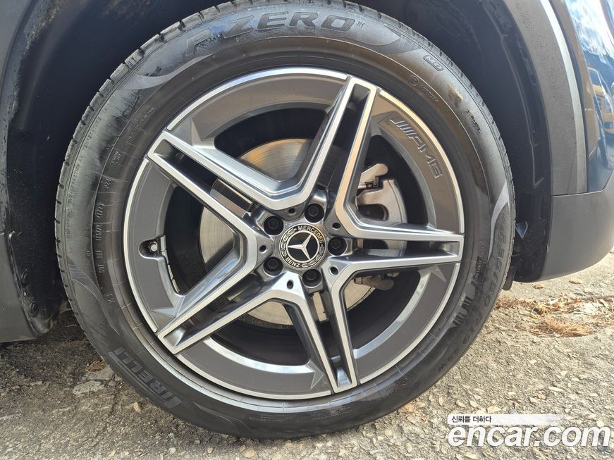 Mercedes-Benz GLB-Class 2023