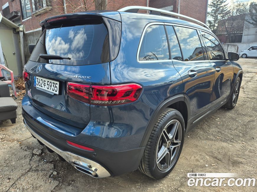 Mercedes-Benz GLB-Class 2023