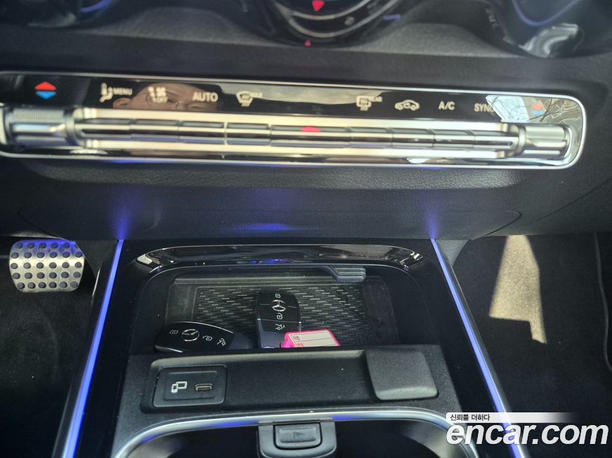 Mercedes-Benz GLB-Class 2023