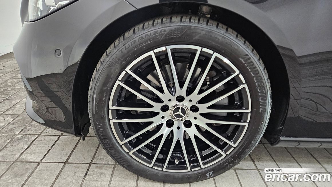 Mercedes-Benz C-Class 2024