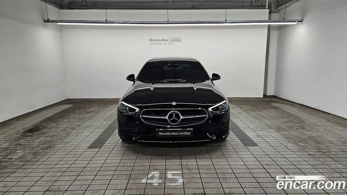 Mercedes-Benz C-Class 2024