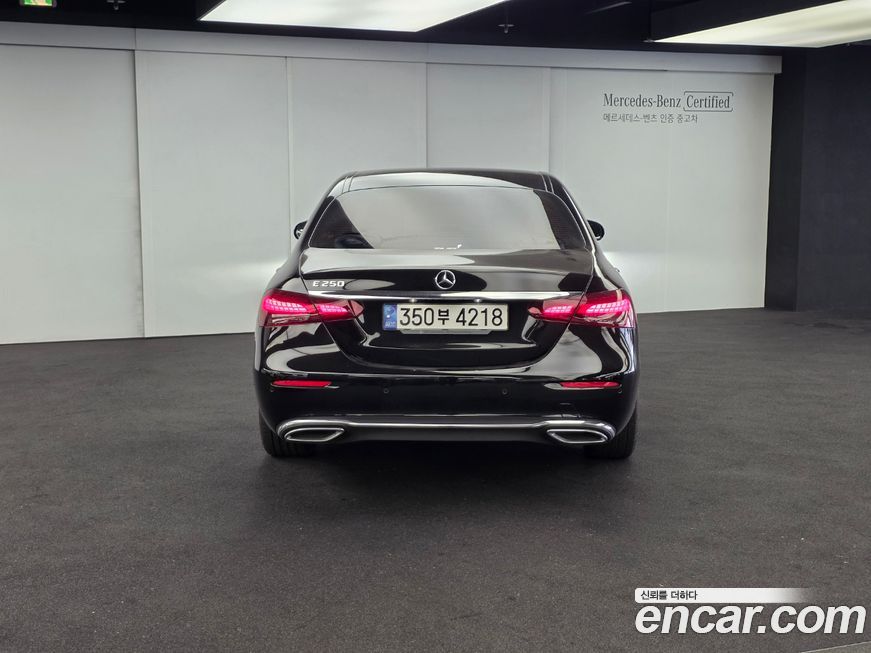Mercedes-Benz E-Class 2022