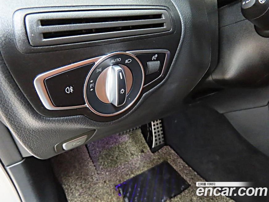 Mercedes-Benz GLC-Class 2021