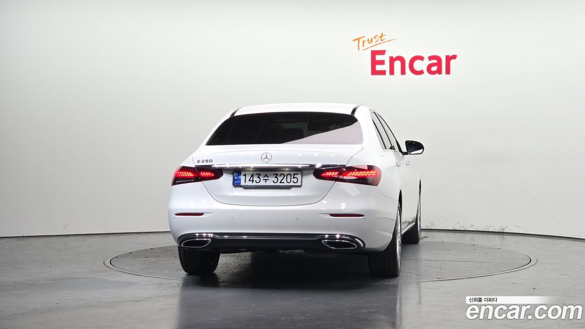 Mercedes-Benz E-Class 2023