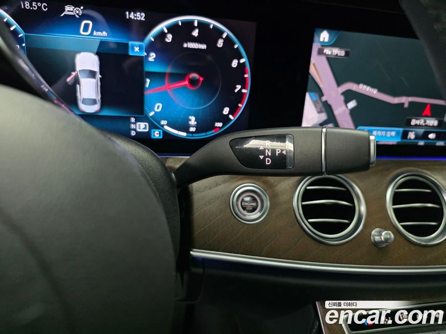 Mercedes-Benz E-Class 2022