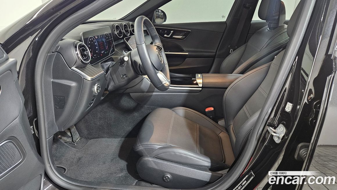 Mercedes-Benz C-Class 2024