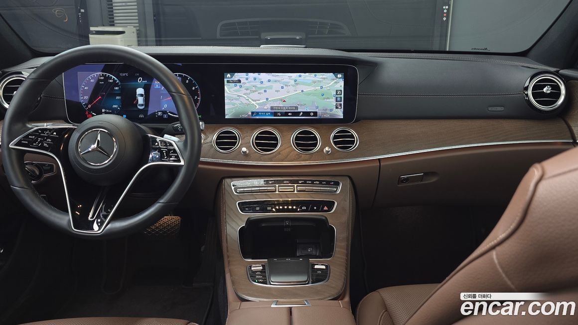 Mercedes-Benz E-Class 2023