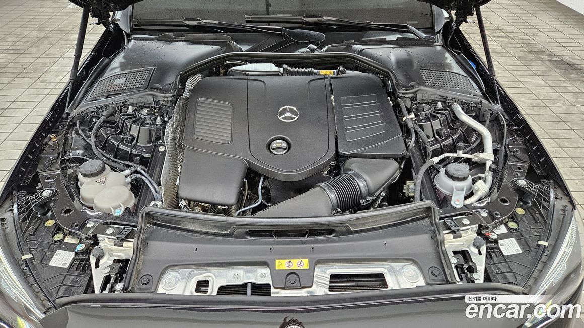 Mercedes-Benz C-Class 2024