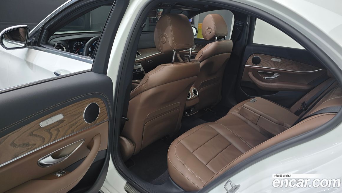 Mercedes-Benz E-Class 2023