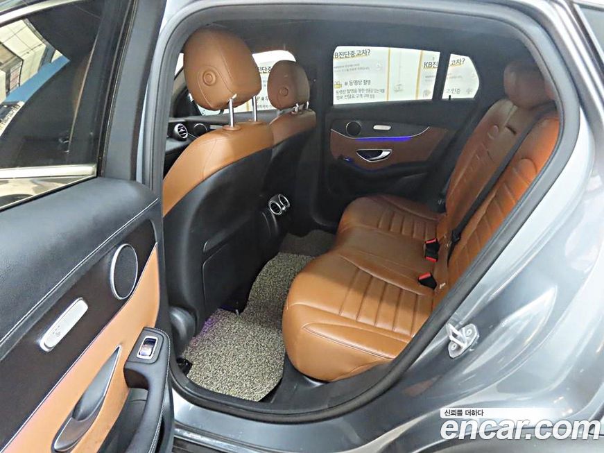 Mercedes-Benz GLC-Class 2021