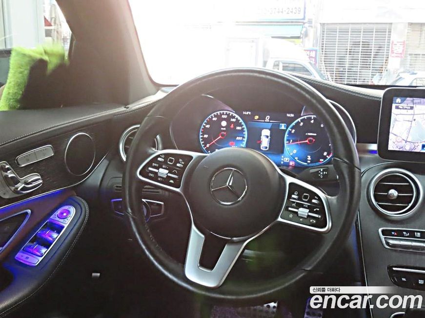 Mercedes-Benz GLC-Class 2021