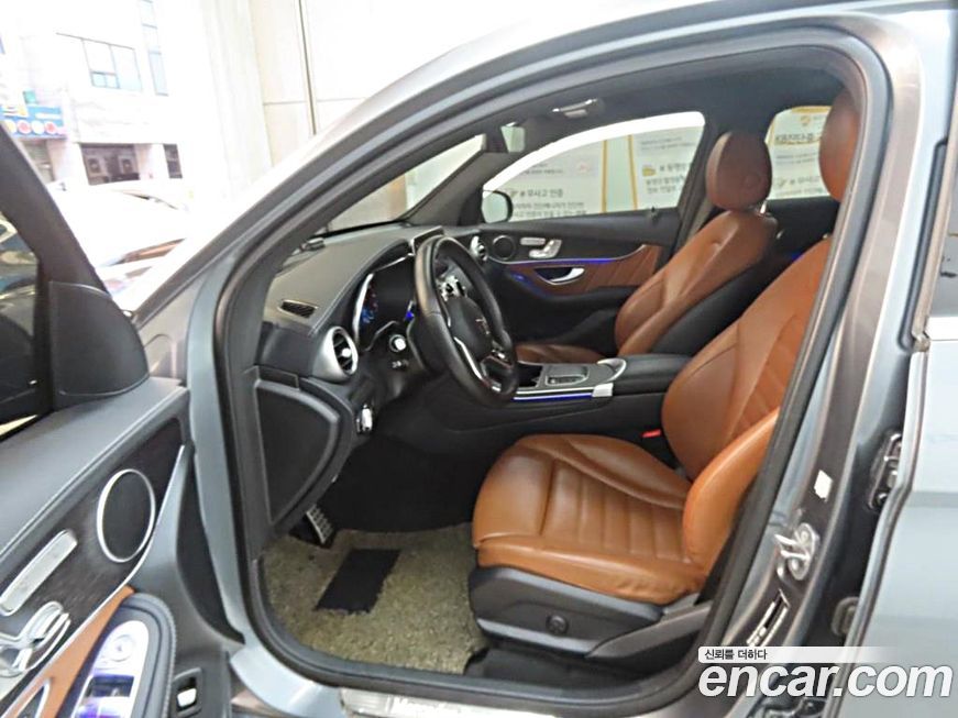 Mercedes-Benz GLC-Class 2021