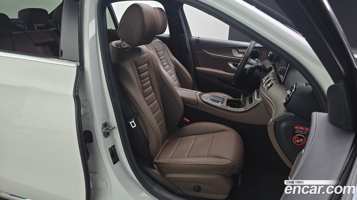 Mercedes-Benz E-Class 2023