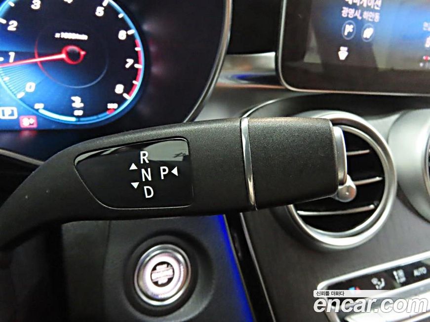 Mercedes-Benz GLC-Class 2021