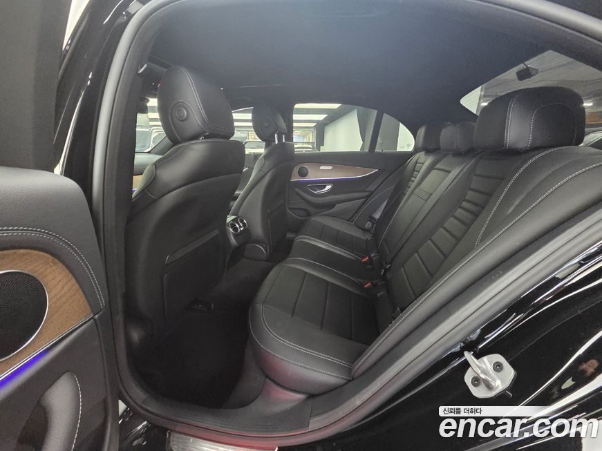 Mercedes-Benz E-Class 2022