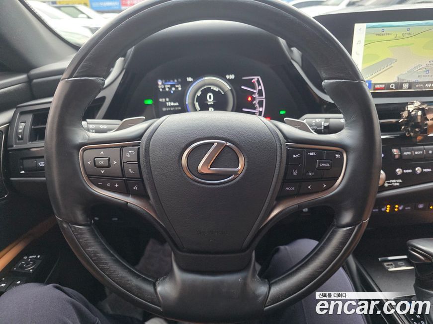 Lexus ES 2024