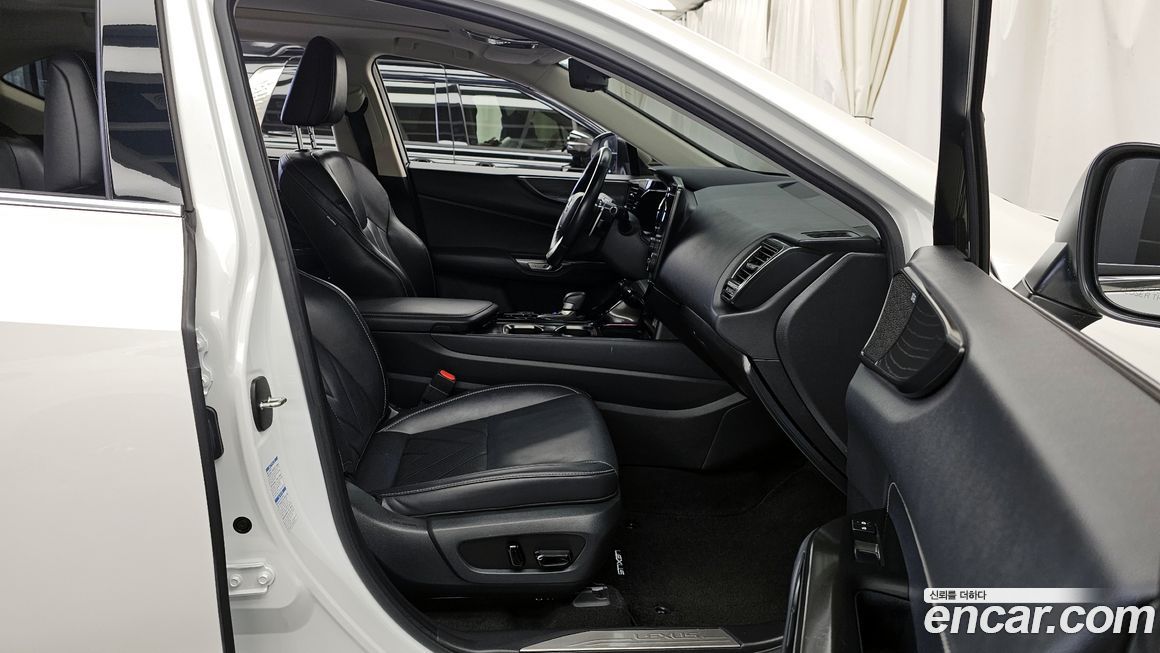 Lexus NX 2024
