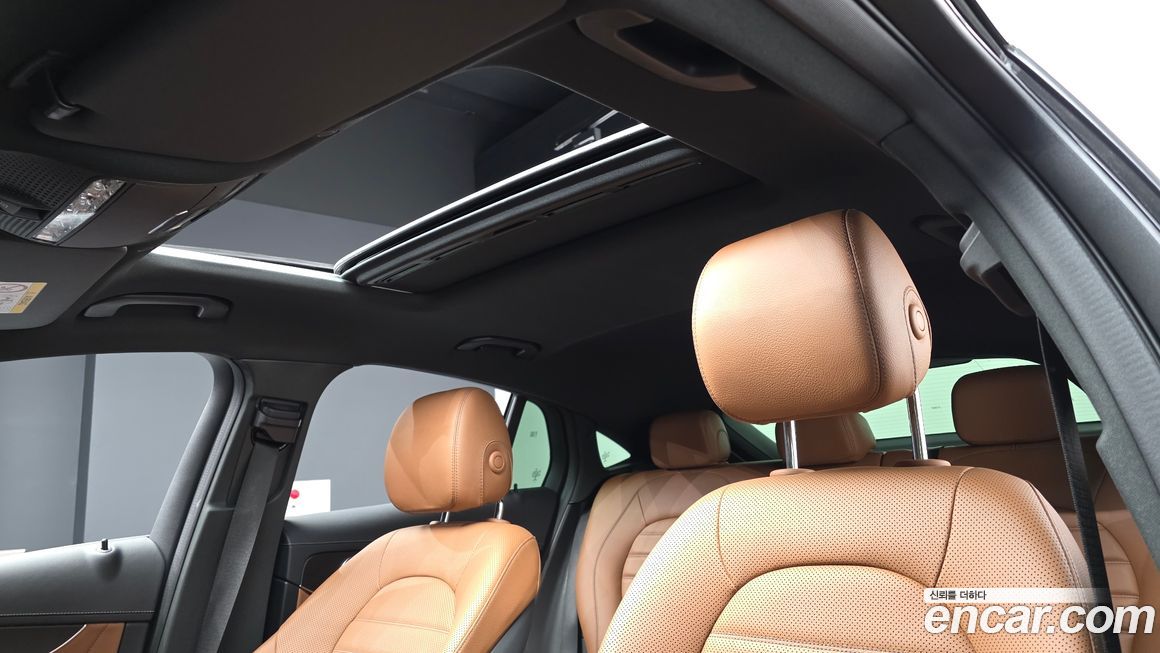 Mercedes-Benz GLC-Class 2023