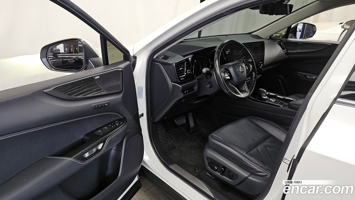 Lexus NX 2024