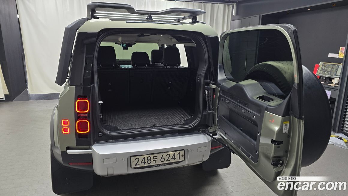 Land Rover Defender 2020