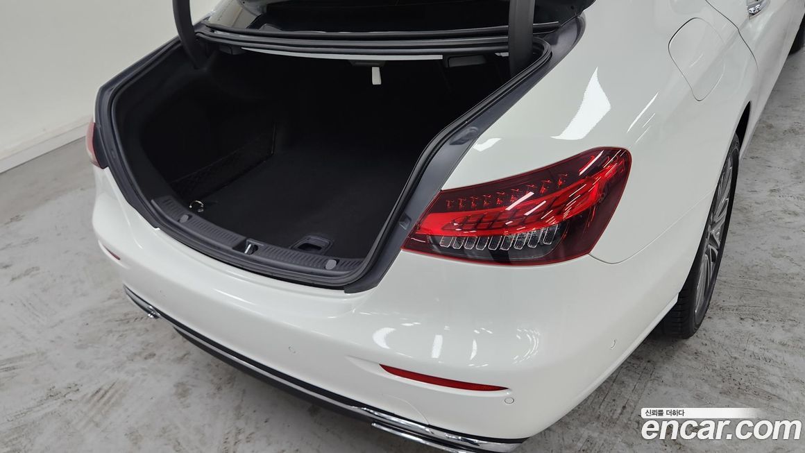 Mercedes-Benz E-Class 2023