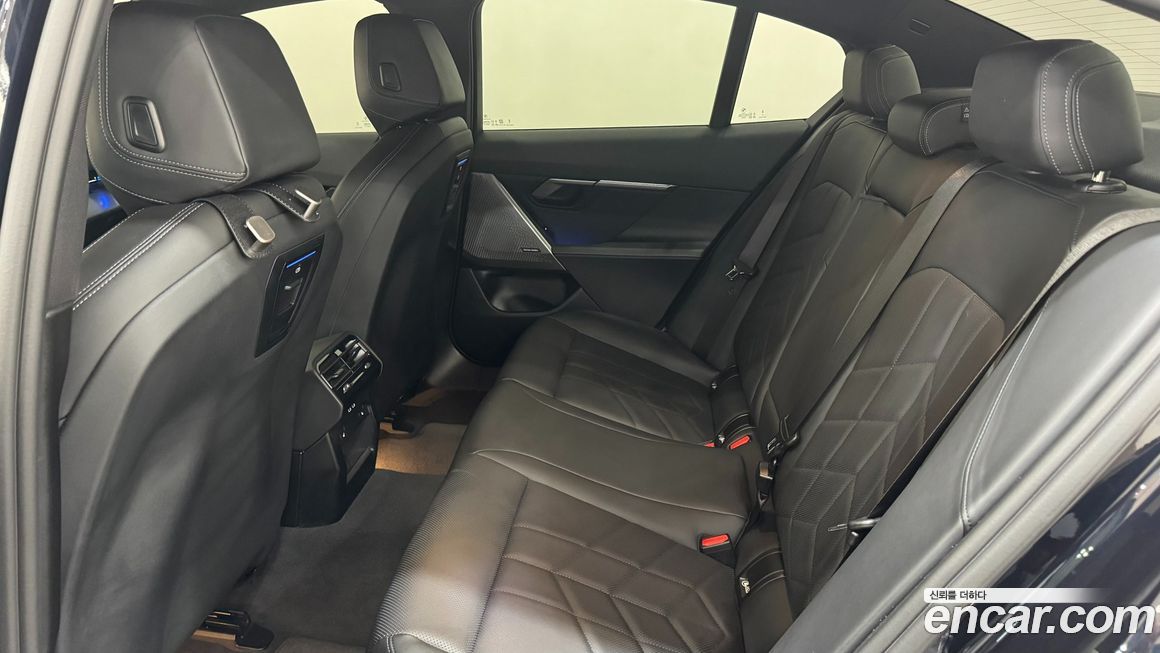 BMW 5-Series 2024