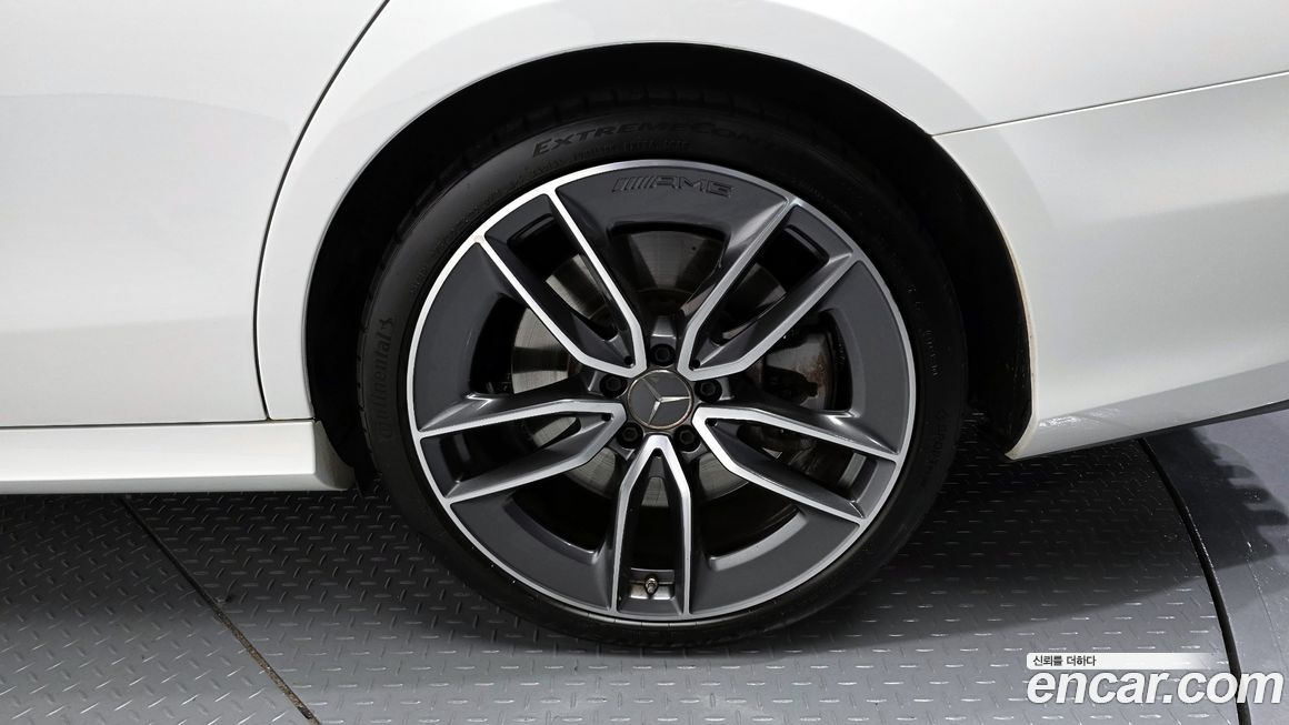 Mercedes-Benz E-Class 2021