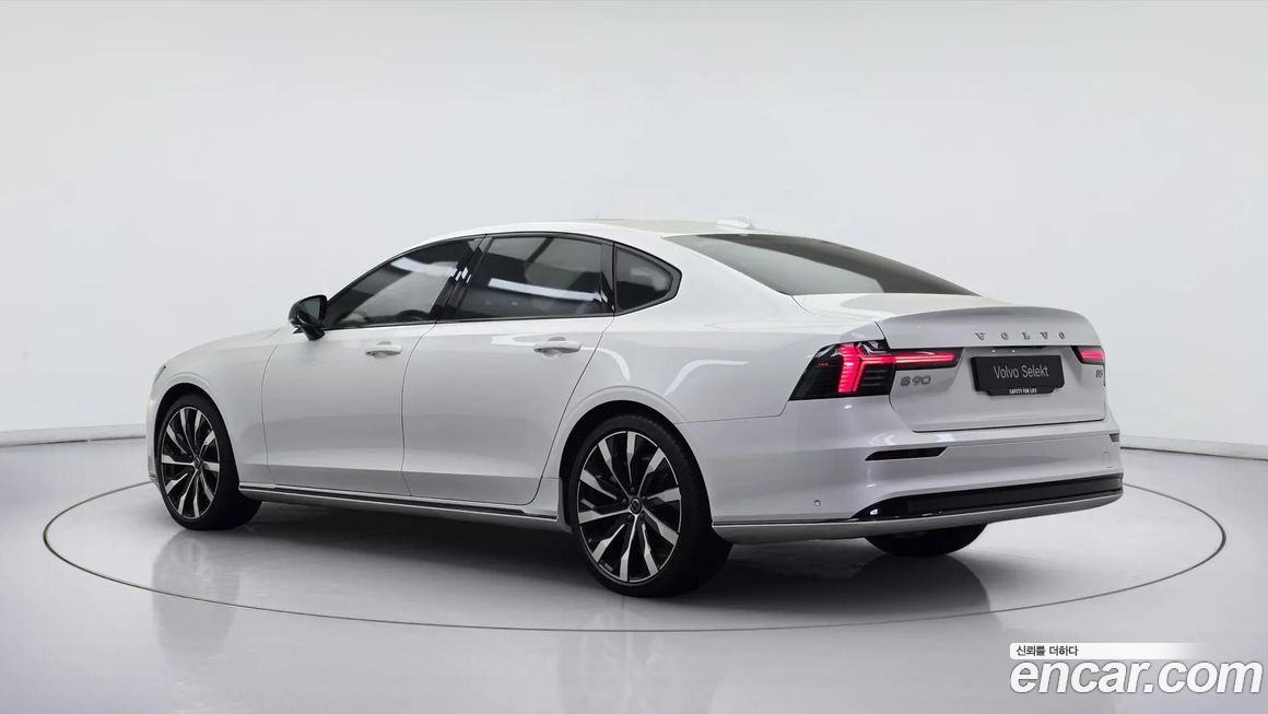 Volvo S90 2026
