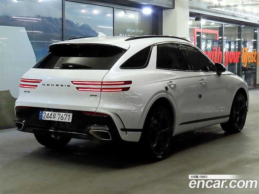Genesis GV70 2025