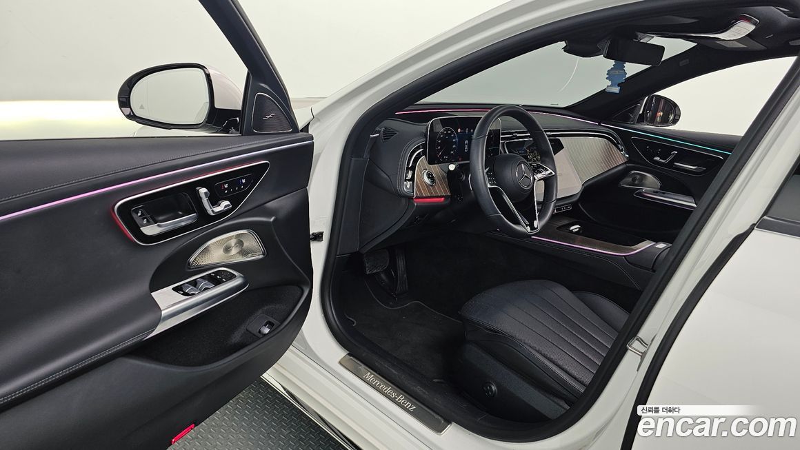 Mercedes-Benz E-Class 2024