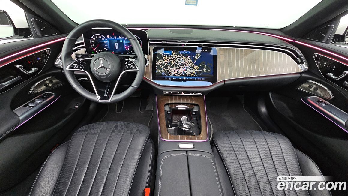 Mercedes-Benz E-Class 2024