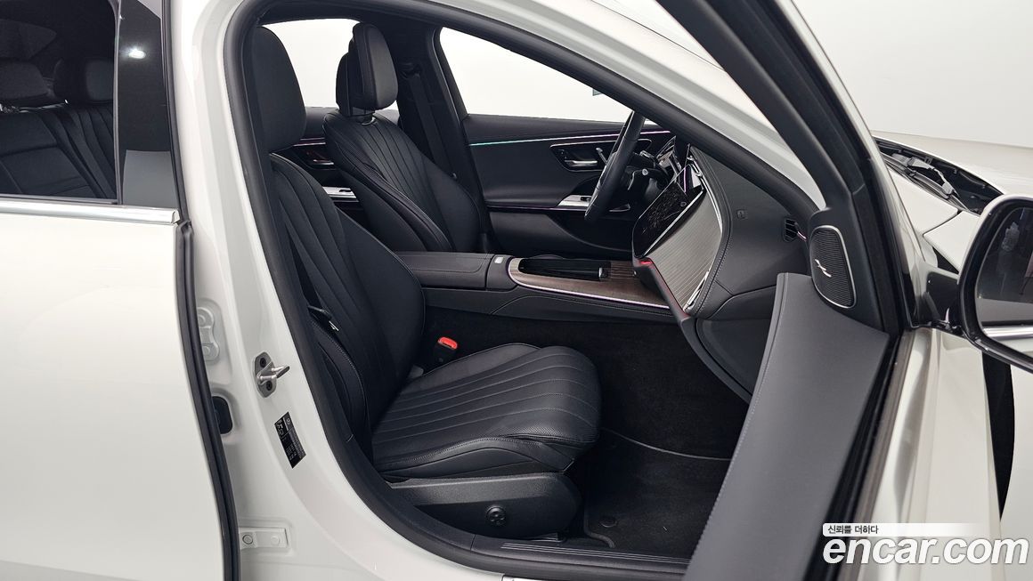 Mercedes-Benz E-Class 2024