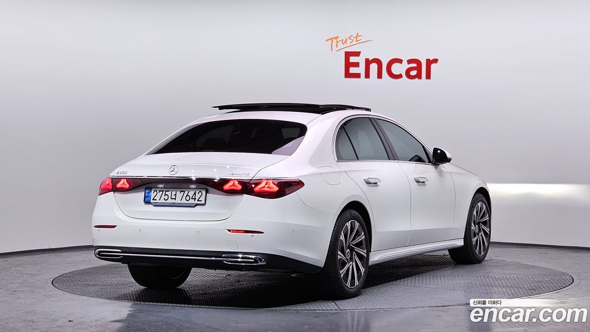 Mercedes-Benz E-Class 2024