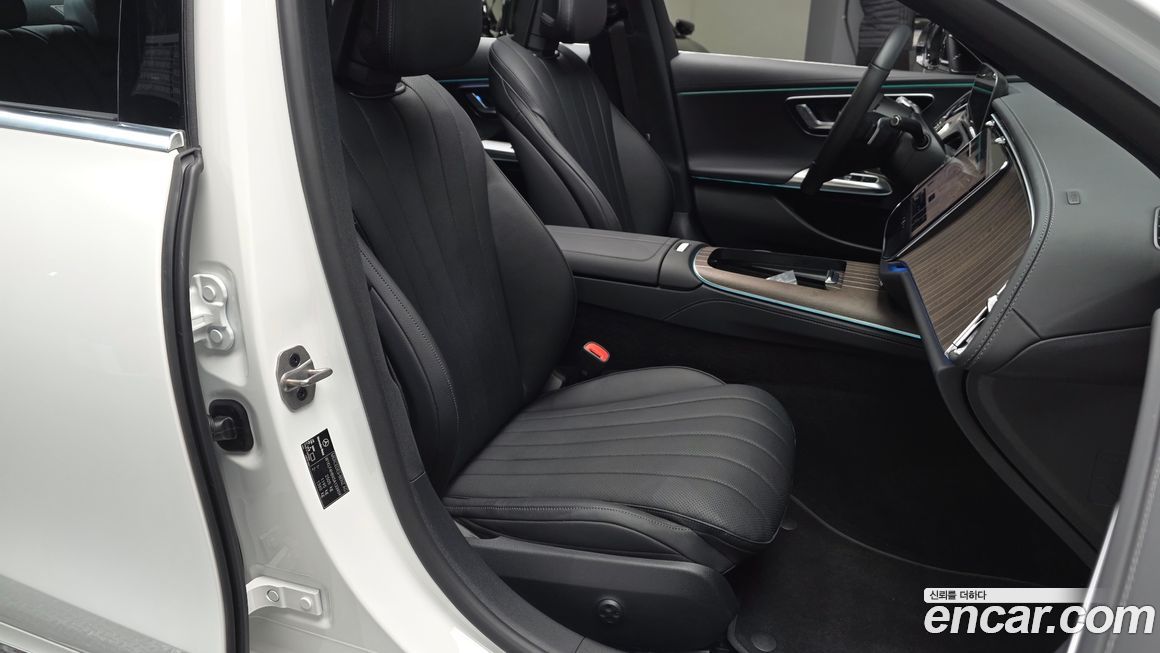 Mercedes-Benz E-Class 2025