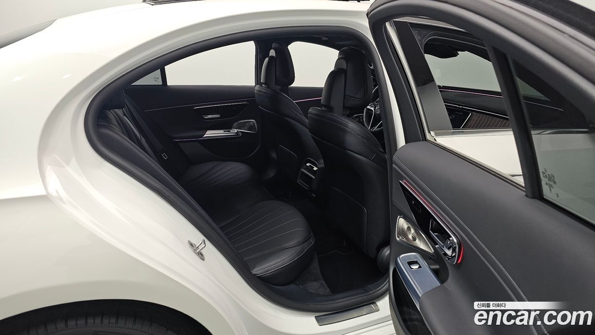Mercedes-Benz E-Class 2024