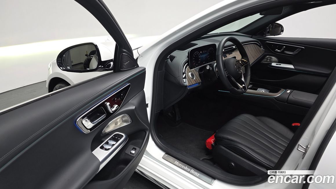 Mercedes-Benz E-Class 2025