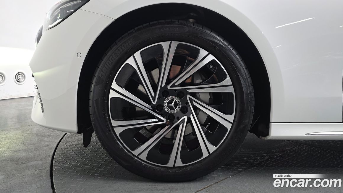 Mercedes-Benz E-Class 2025