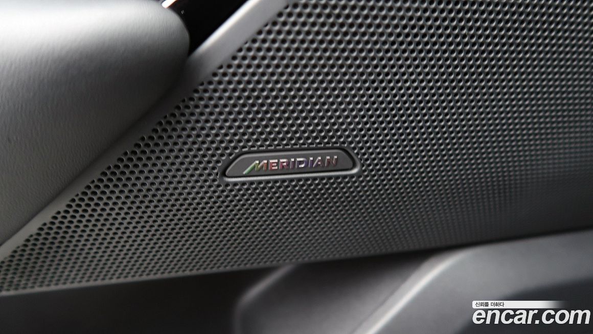 Land Rover Range Rover Velar 2025