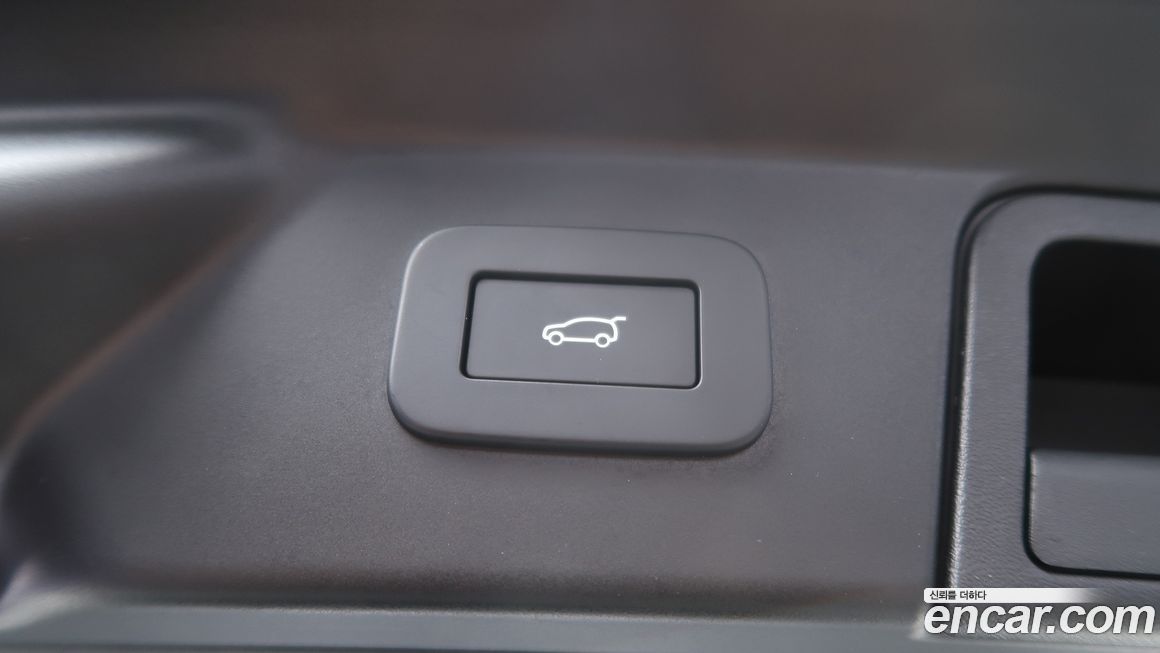 Land Rover Range Rover Velar 2025