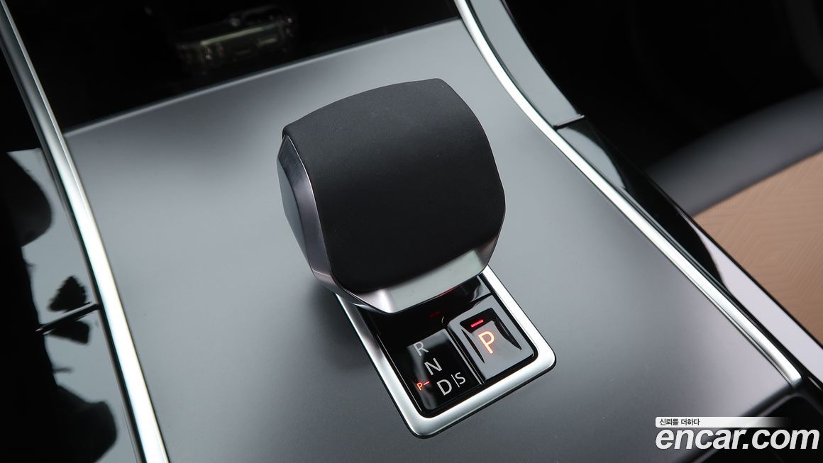 Land Rover Range Rover Velar 2025