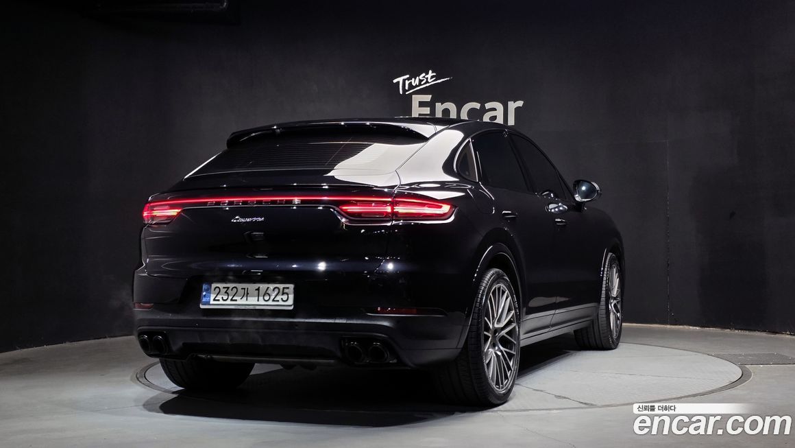 Porsche Cayenne 2021