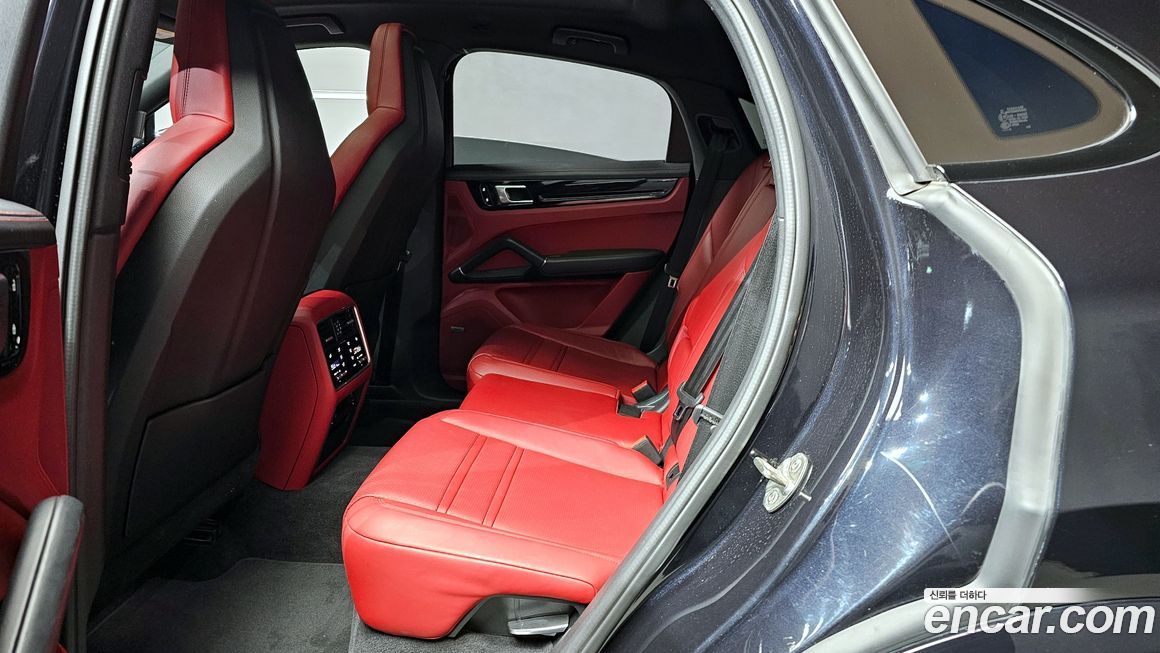 Porsche Cayenne 2021