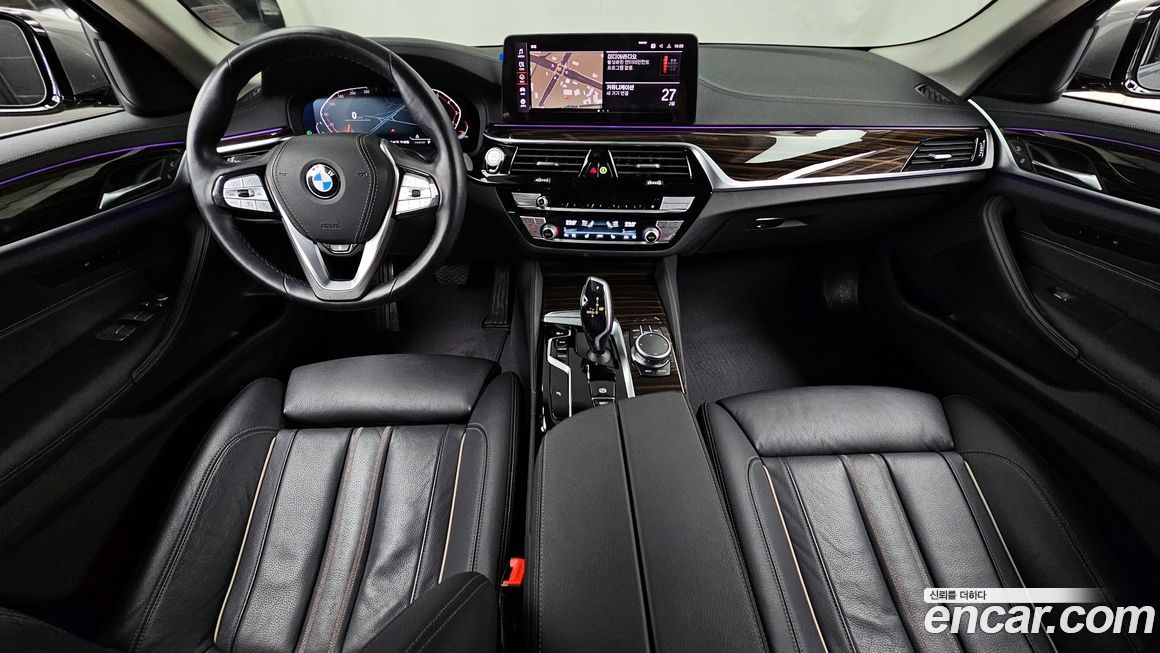 BMW 5-Series 2021
